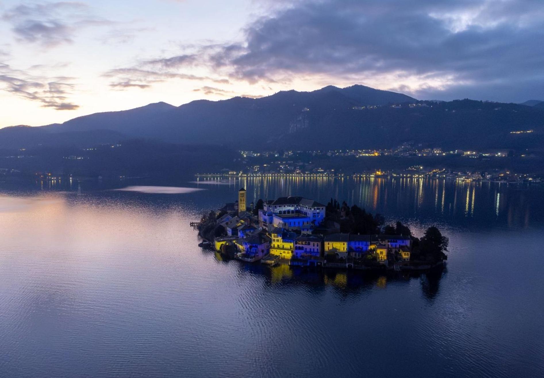 Lakes And Mountains Magic Holiday House Оменья Экстерьер фото